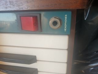 Piano electrónico vintage