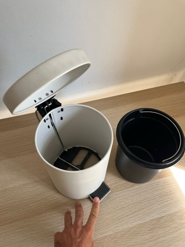 Papelera baño - Pedal Blanca