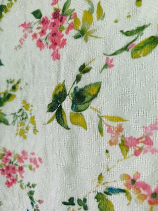 Camiseta blanca flores