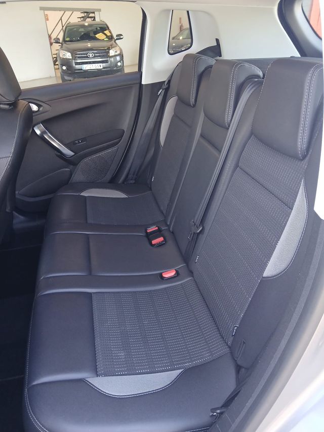 Peugeot 2008 ALLURE