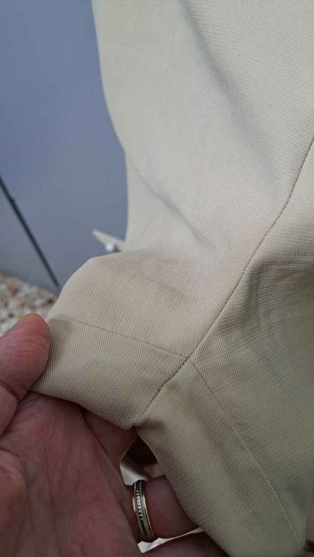 Pantalones anchos beige