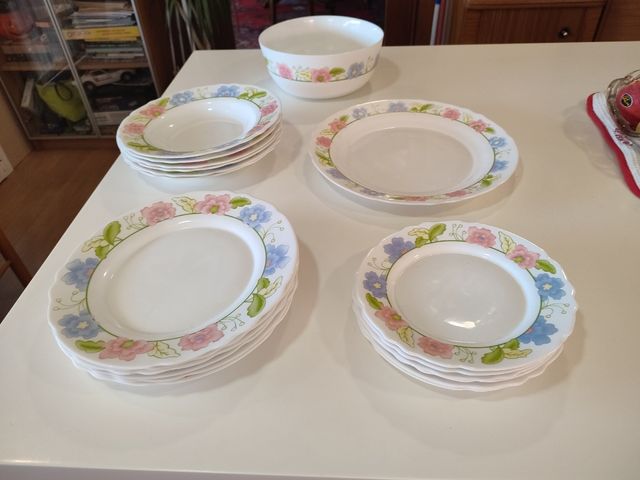 Vajilla porcelana 20 piezas.Nueva.Marca Harmonía.M