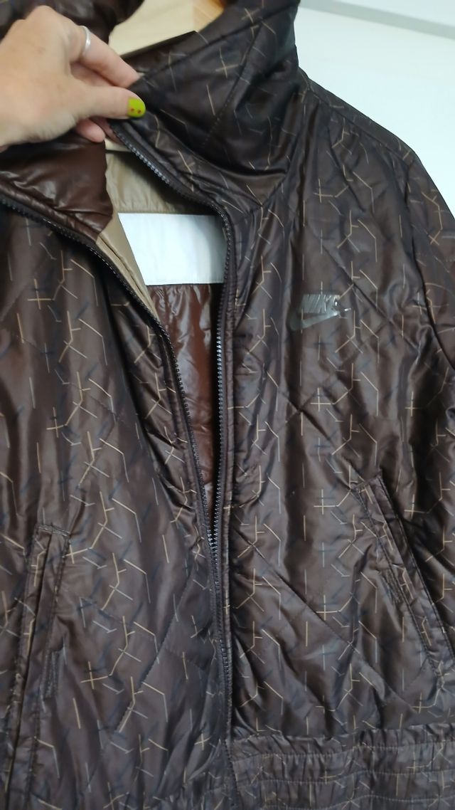 Chaqueta reversible Nike marrón-beige