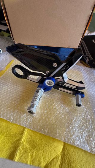 Estriberas retrasadas BMW S1000RR (19-25)