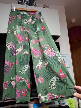 Pantalones anchos estampados flamencos