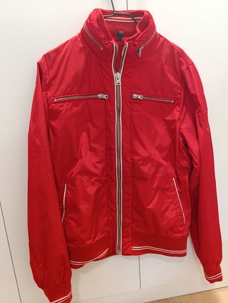 Chaqueta roja Tommy Hilfiger