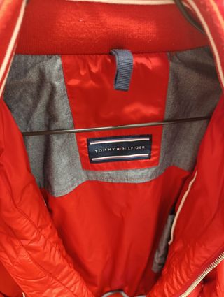 Chaqueta roja Tommy Hilfiger