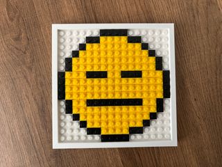 Quadretto Emoji SERIO in mattoncini tipo LEGO