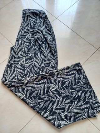 Pantaloni eleganti a palazzo