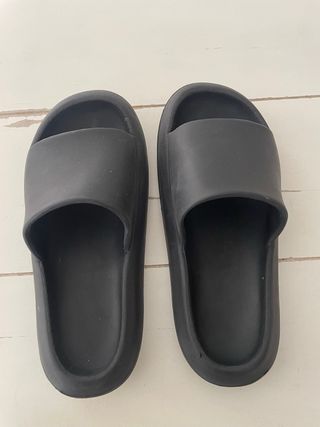 Ciabatte nere estive