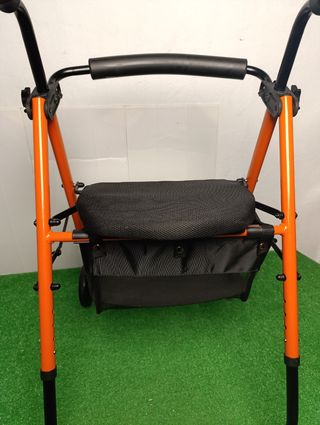 Andador Mobiclinic con asiento 
