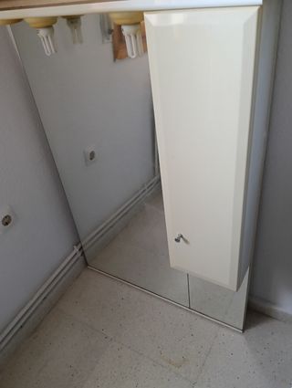 Espejo con armario - Baño