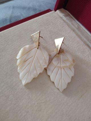 Pendientes hoja concha dorados