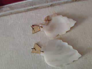 Pendientes hoja concha dorados