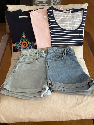 Lote ropa: 2 shorts jeans L     
3 camisetas M. 