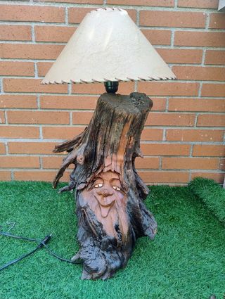 Lámpara árbol tallada única