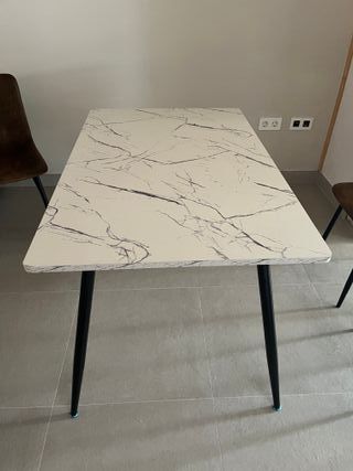 Mesa Comedor Moderna - Blanco y Negro