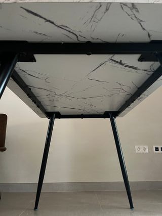 Mesa Comedor Moderna - Blanco y Negro