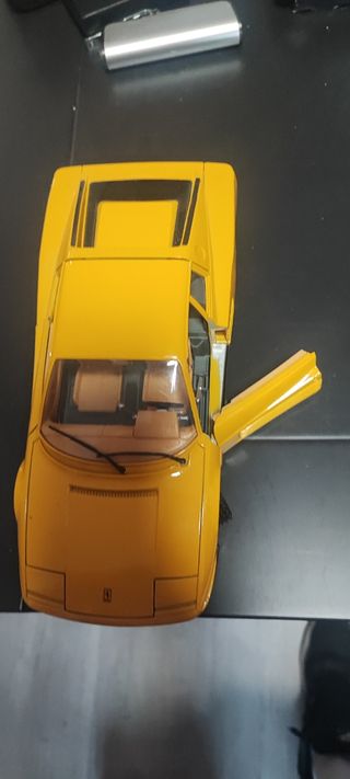 Ferrari 308 GTS - Coche escala