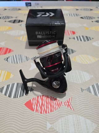 CARRETE DAIWA BALLISTIC LT6000D-H