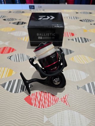 CARRETE DAIWA BALLISTIC LT6000D-H