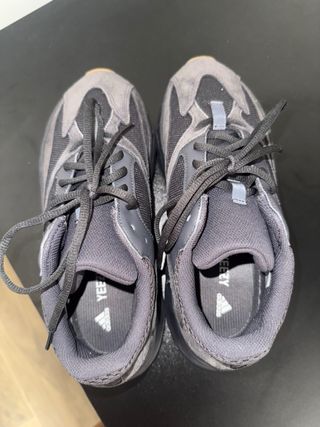 Adidas Yeezy 700 - Zapatillas Negras