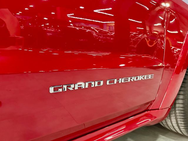 Jeep GRAND CHEROKEE SRT 6.4 V8 Hemi 468cv 24.600km