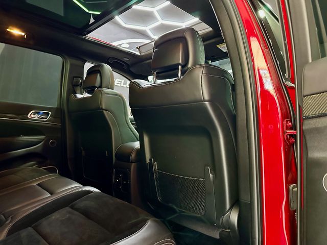 Jeep GRAND CHEROKEE SRT 6.4 V8 Hemi 468cv 24.600km