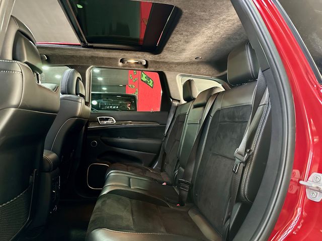 Jeep GRAND CHEROKEE SRT 6.4 V8 Hemi 468cv 24.600km