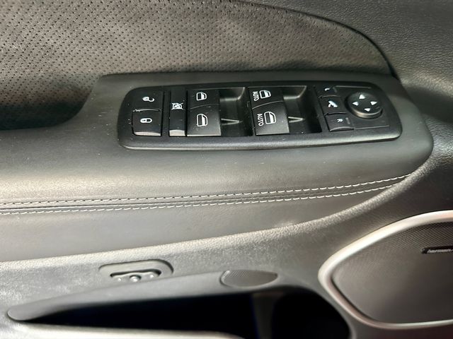 Jeep GRAND CHEROKEE SRT 6.4 V8 Hemi 468cv 24.600km