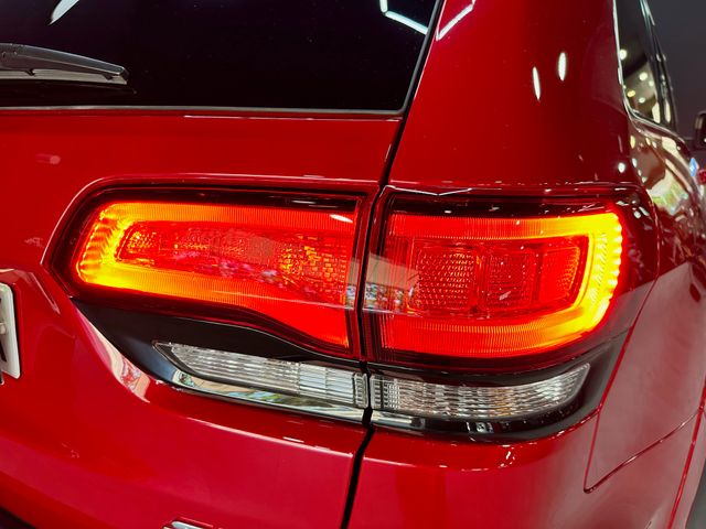 Jeep GRAND CHEROKEE SRT 6.4 V8 Hemi 468cv 24.600km