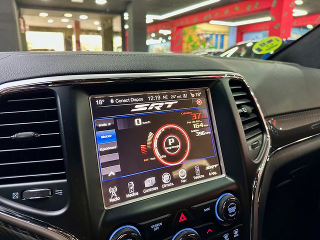 Jeep GRAND CHEROKEE SRT 6.4 V8 Hemi 468cv 24.600km