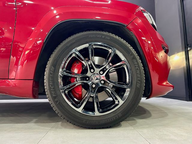 Jeep GRAND CHEROKEE SRT 6.4 V8 Hemi 468cv 24.600km