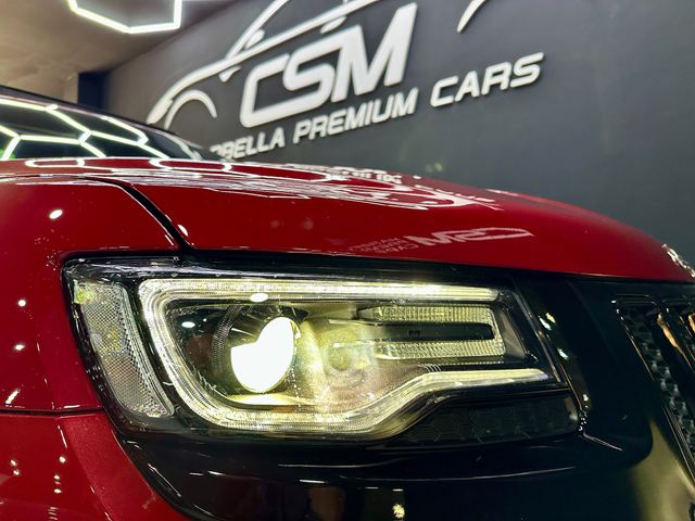Jeep GRAND CHEROKEE SRT 6.4 V8 Hemi 468cv 24.600km