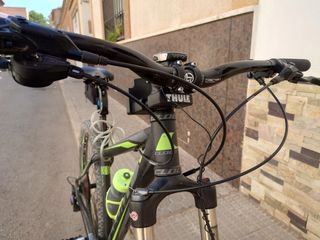 Silla infantil delantera para bicicleta.