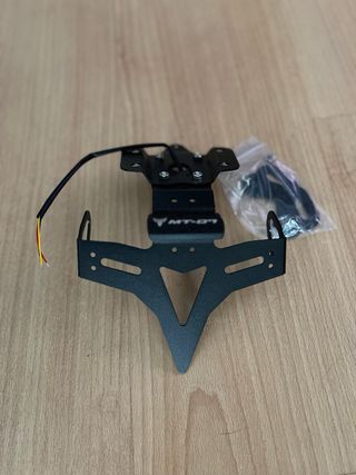 Soporte corto matrícula MT-07
