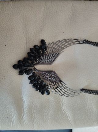 Collar Denny Rose - Alas negras