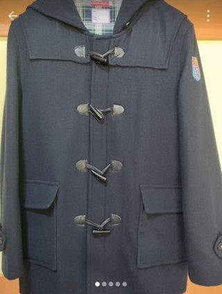Trenca azul con capucha. Talla L