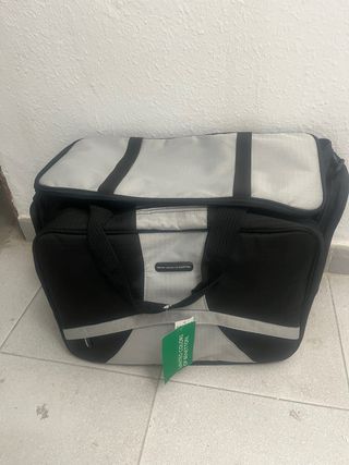 Bolsa térmica United Colors Benetton, con etiqueta