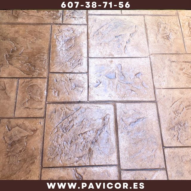 HORMIGON IMPRESO FRATASADO PULIDO VERTICAL