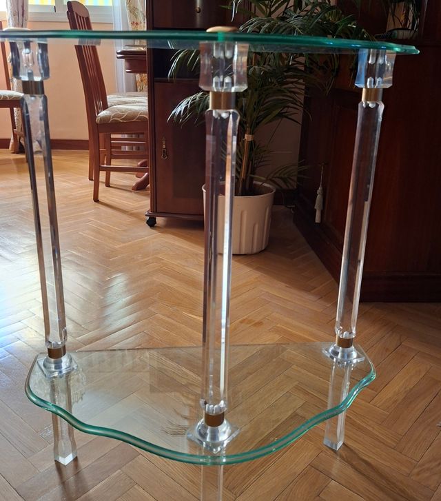 Tavolo in cristallo di metacrilato