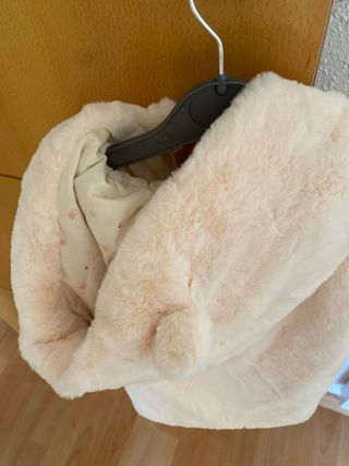 Abrigo de peluche beige 36 meses