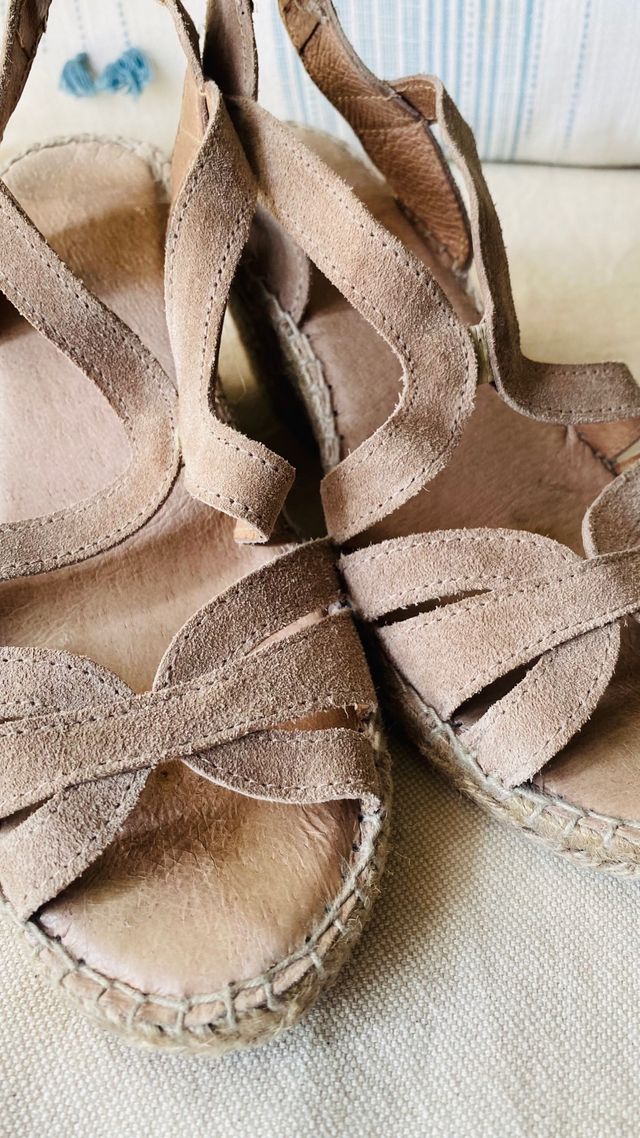 Sandalias cuña beige - talla 40