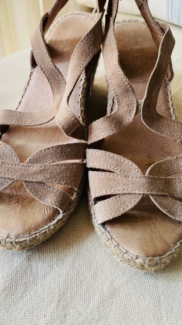 Sandalias cuña beige - talla 40