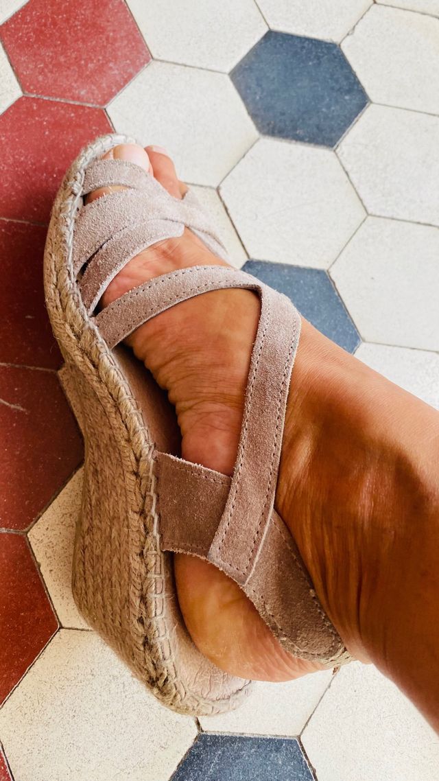 Sandalias cuña beige - talla 40