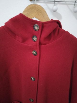 Abrigo rojo - Manga francesa