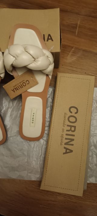 Dos ,Sandalias CORINA beige - Nº 37y38 