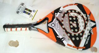 Pala Pádel Dunlop Lion 38 + Funda
