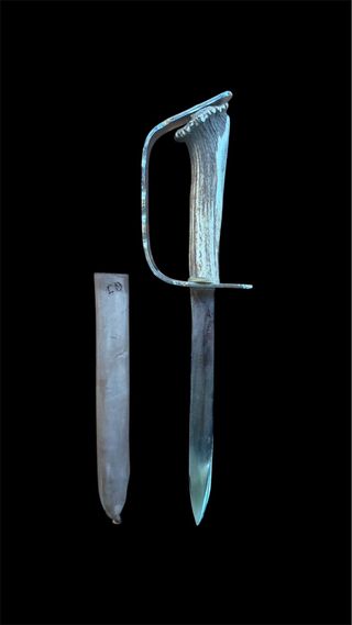 Cuchillo artesanal con funda