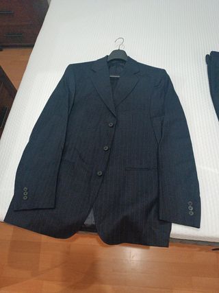 Traje pinstripe azul marino